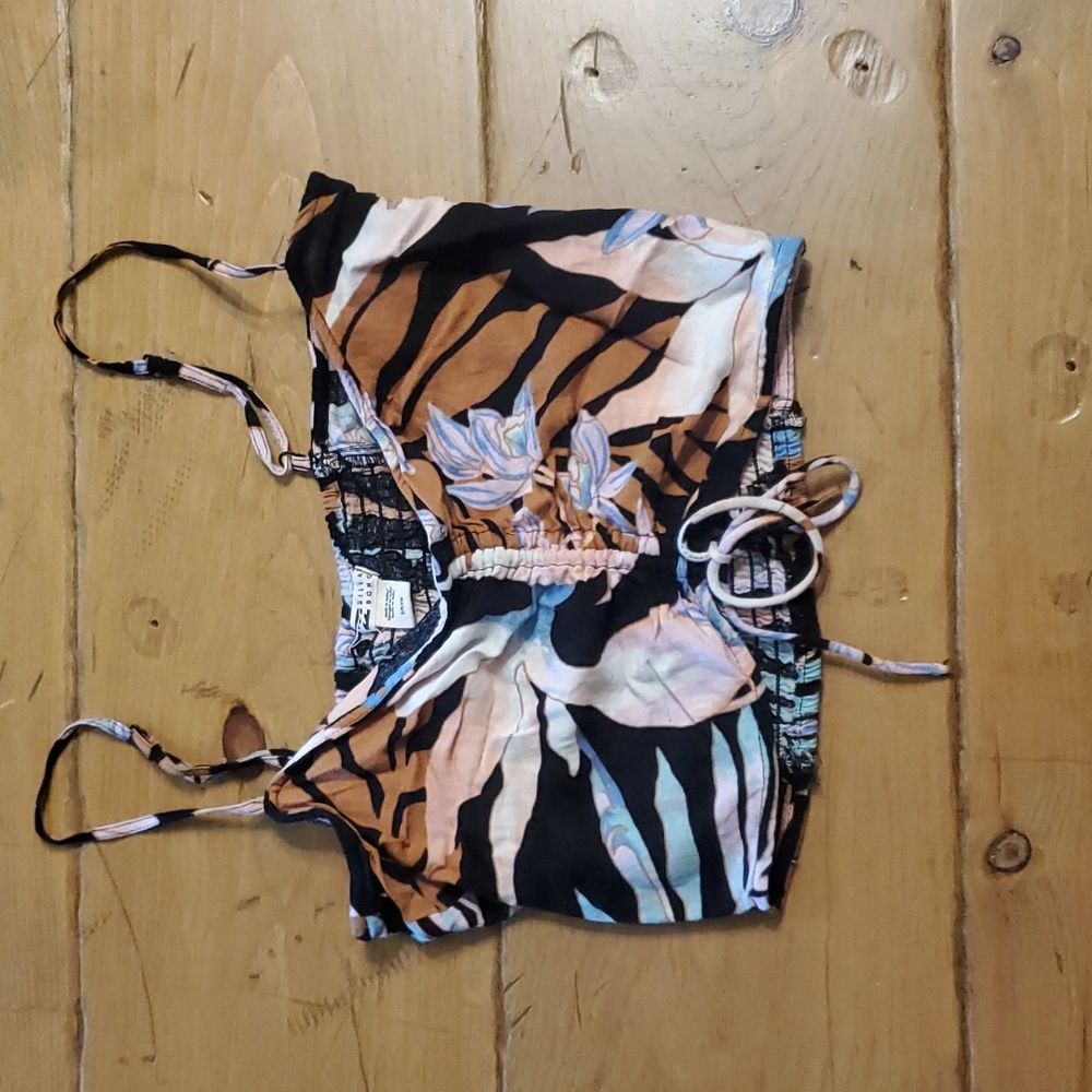 Billabong cropped tank, size small